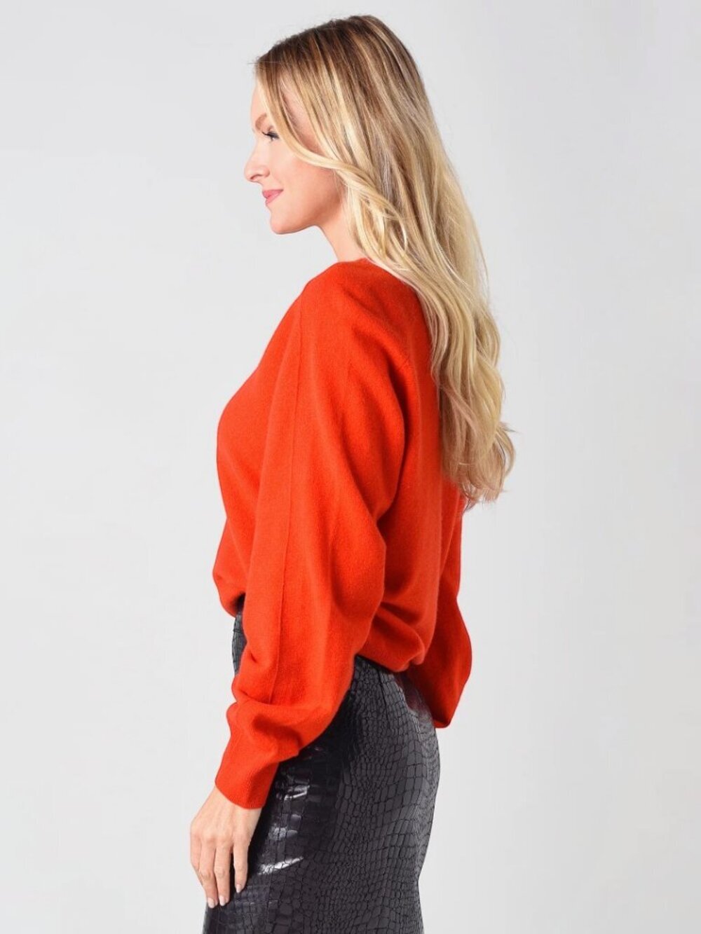 Brochu Walker Moni Vee Cashmere V-Neck Sweater Red Size M Luxury Knitwear - Picture 2 of 6
